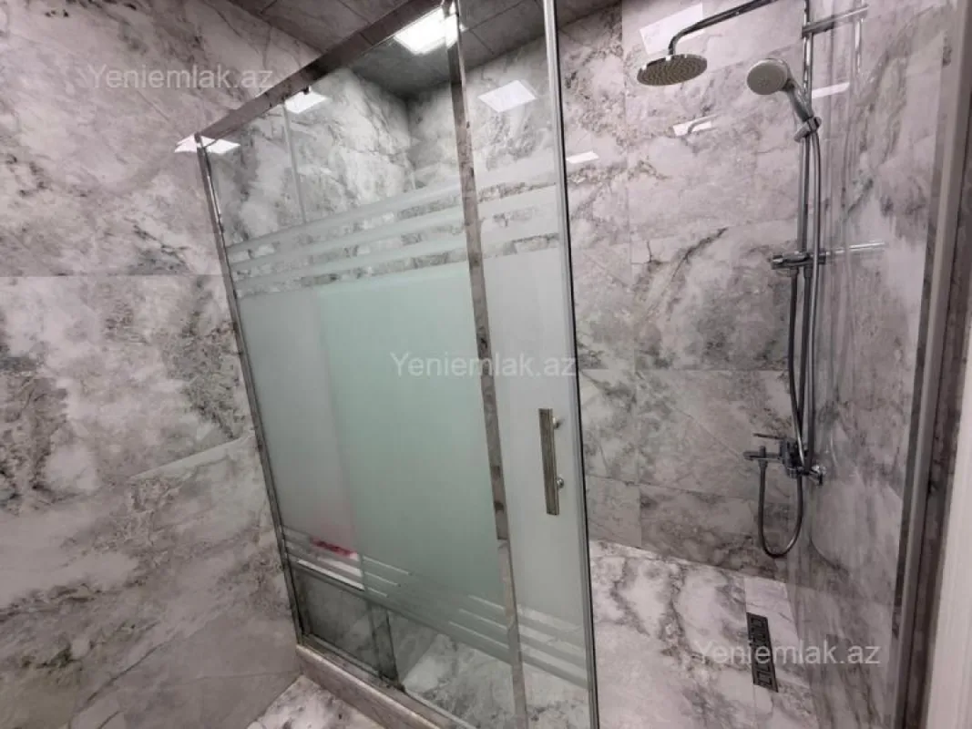 Satılır 3 otaqlı yeni tikili 160 m²