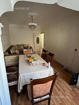 Satılır 3 otaqlı köhnə tikili 85 m²