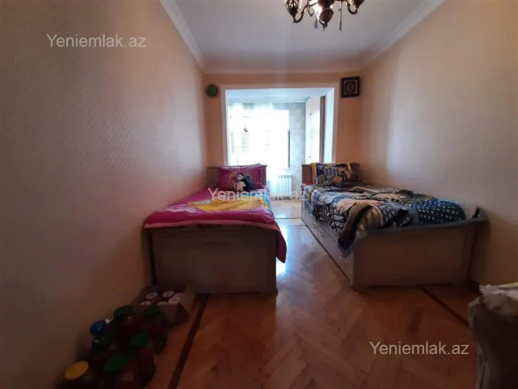 Satılır 3 otaqlı köhnə tikili 85 m²