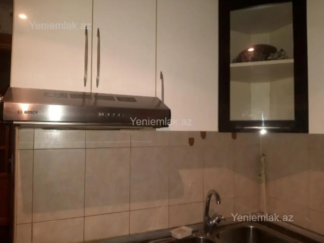 Satılır 2 otaqlı köhnə tikili 50 m²