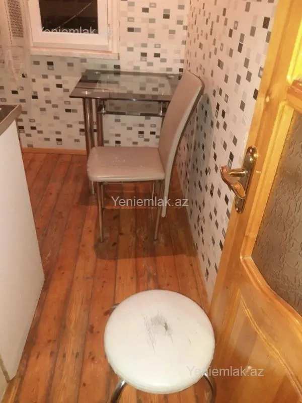 Satılır 2 otaqlı köhnə tikili 50 m²