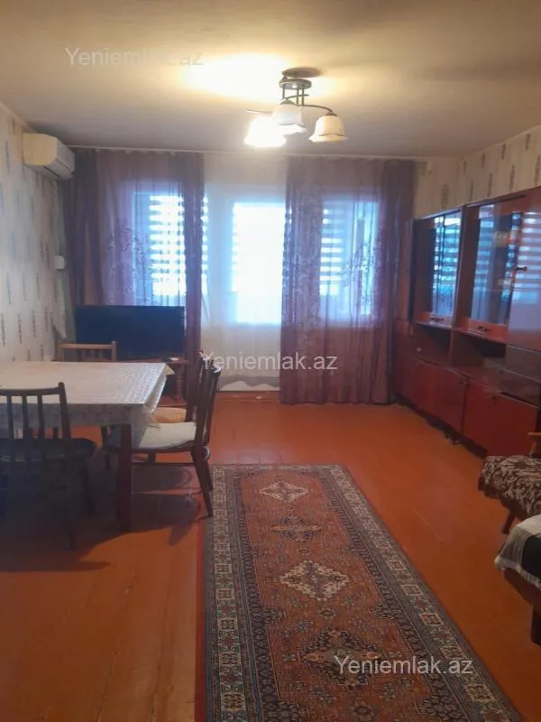 Satılır 2 otaqlı köhnə tikili 50 m²