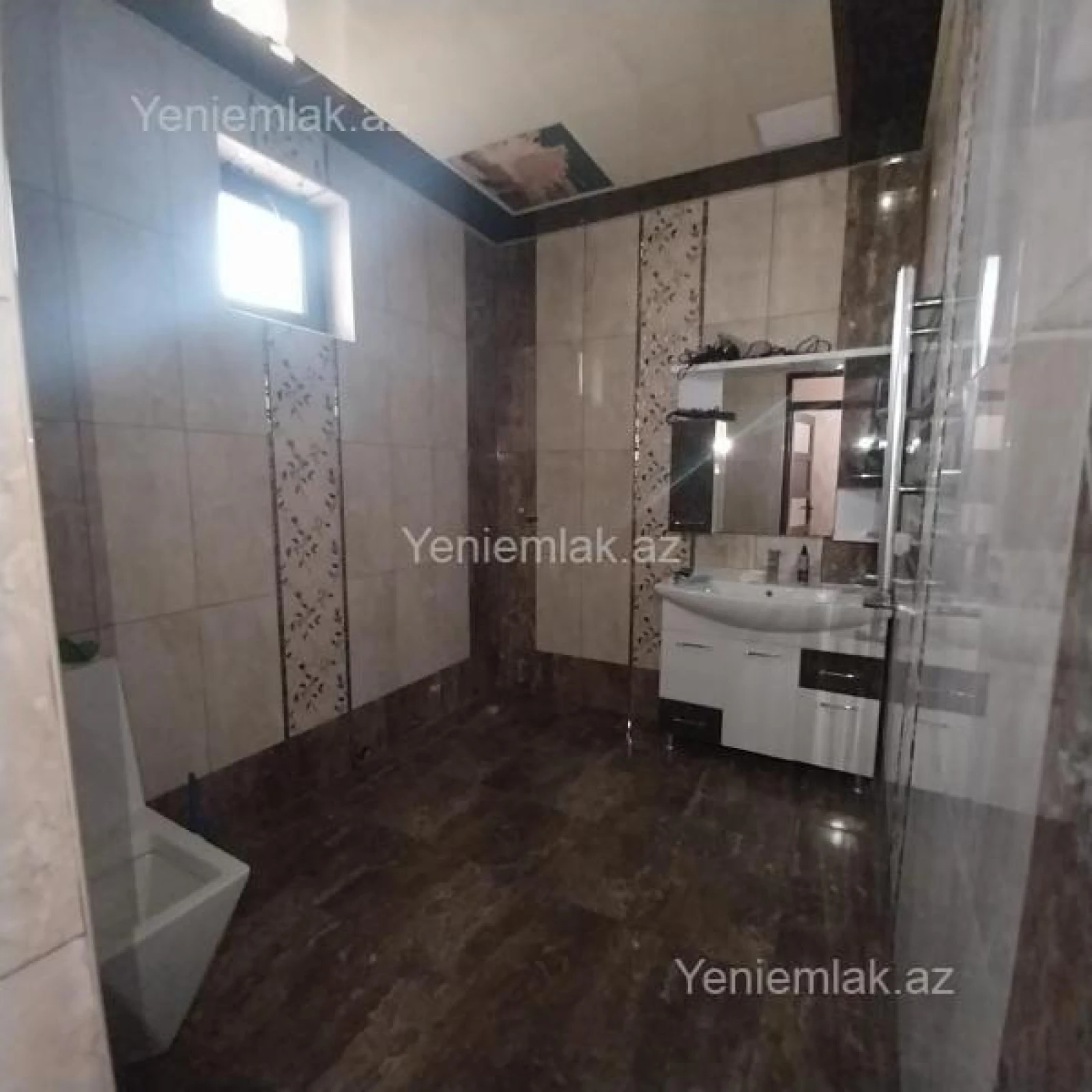 Satılır 6 otaqlı həyət evi 240 m²