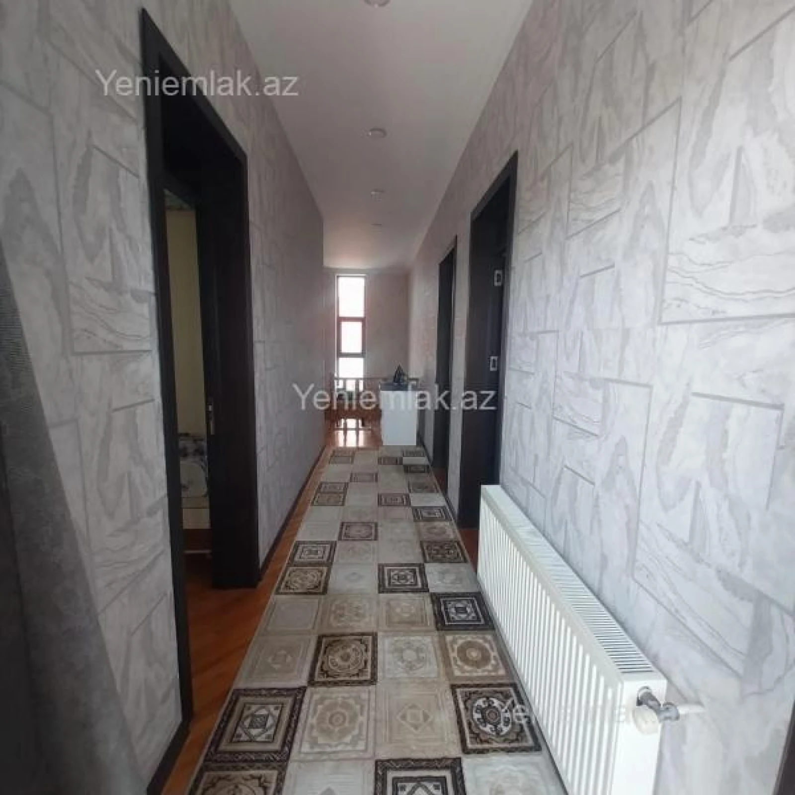 Satılır 6 otaqlı həyət evi 240 m²