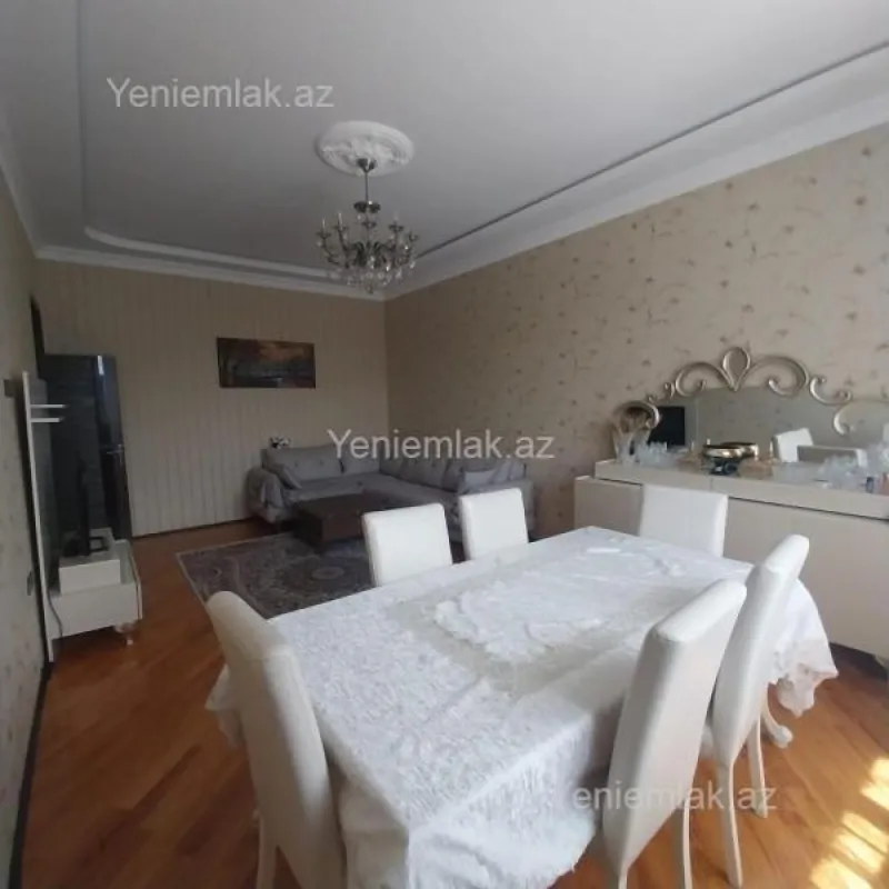 Satılır 6 otaqlı həyət evi 240 m²