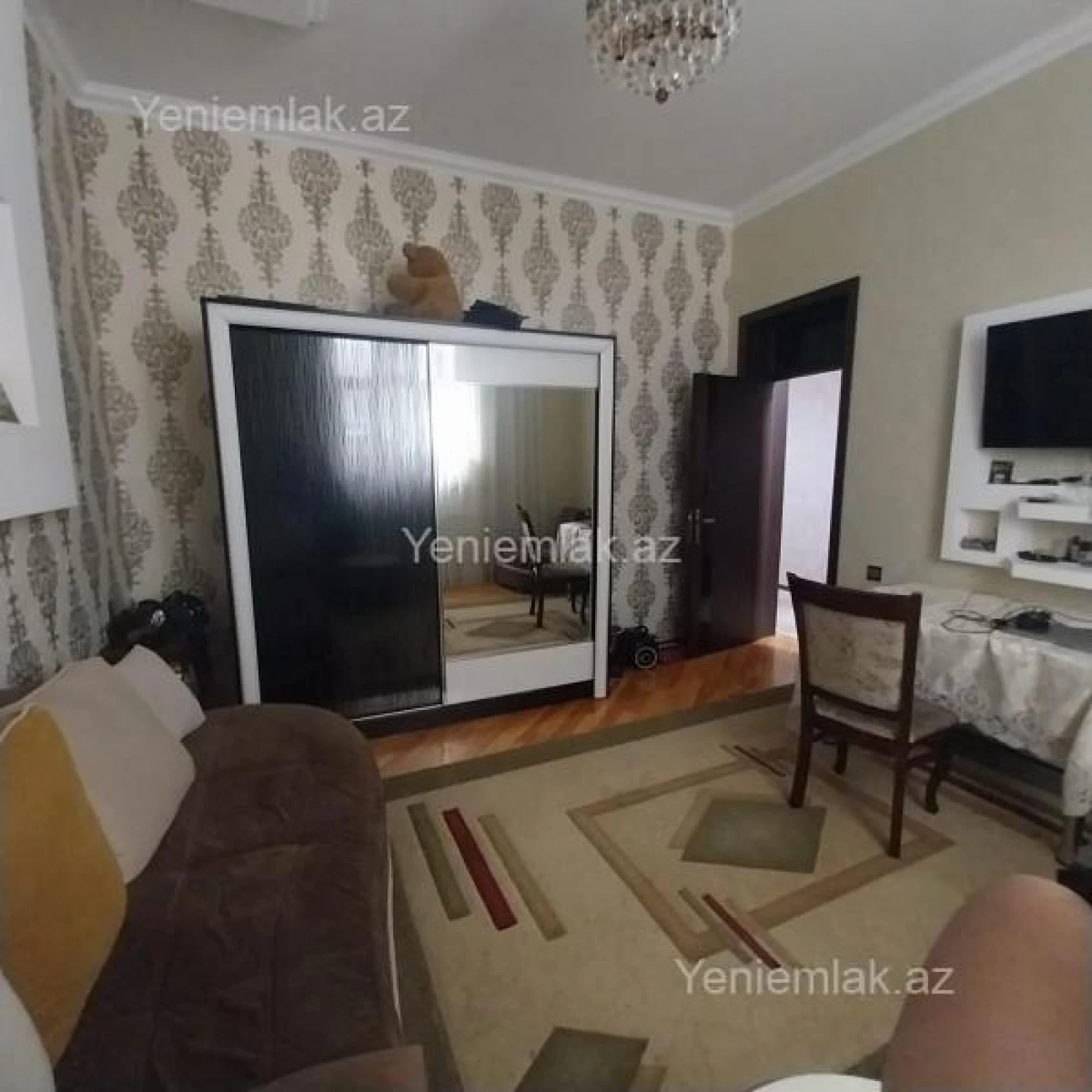 Satılır 6 otaqlı həyət evi 240 m²