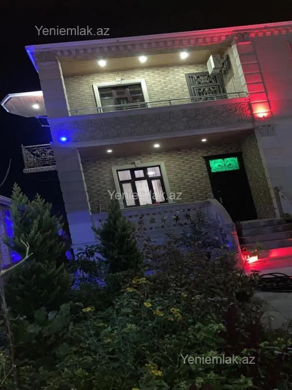 Satılır 6 otaqlı həyət evi 240 m²