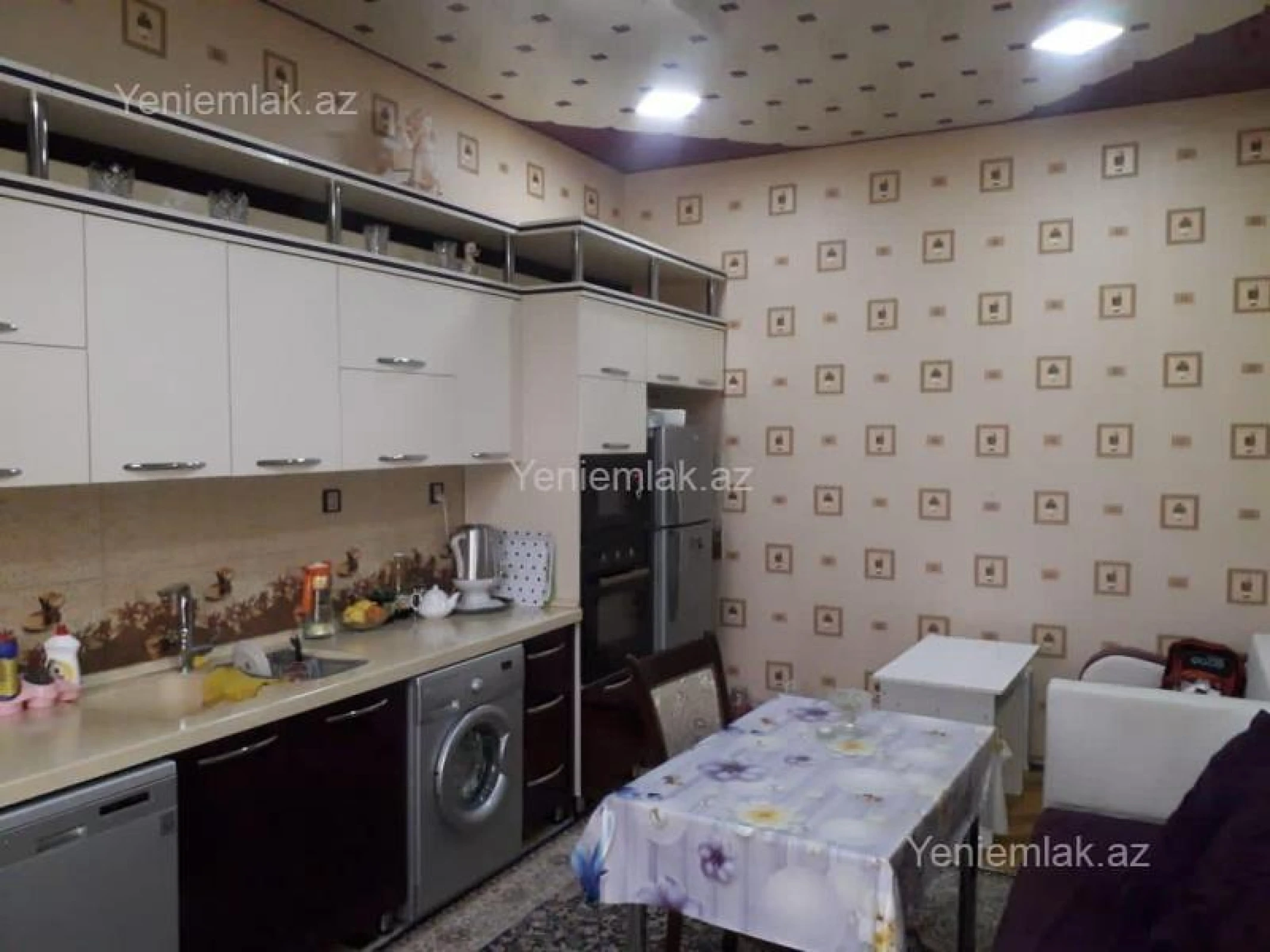 Satılır 6 otaqlı həyət evi 240 m²