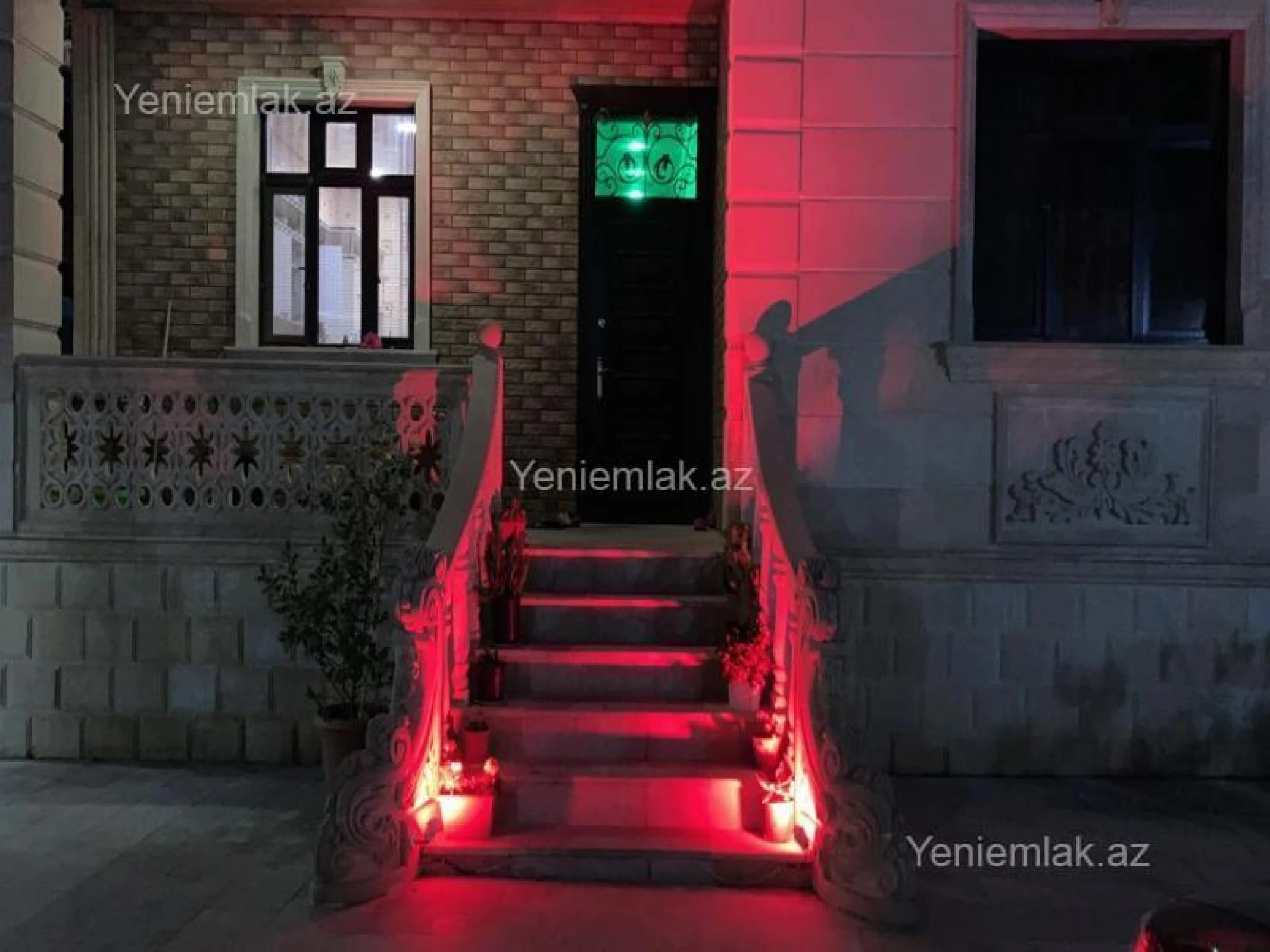 Satılır 6 otaqlı həyət evi 240 m²