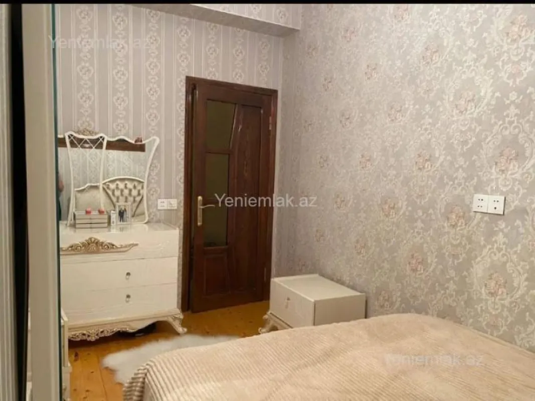 Satılır 3 otaqlı yeni tikili 85 m²