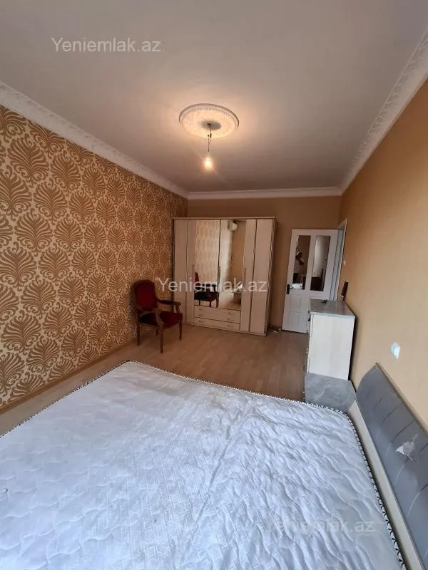 Satılır 2 otaqlı köhnə tikili 55 m²