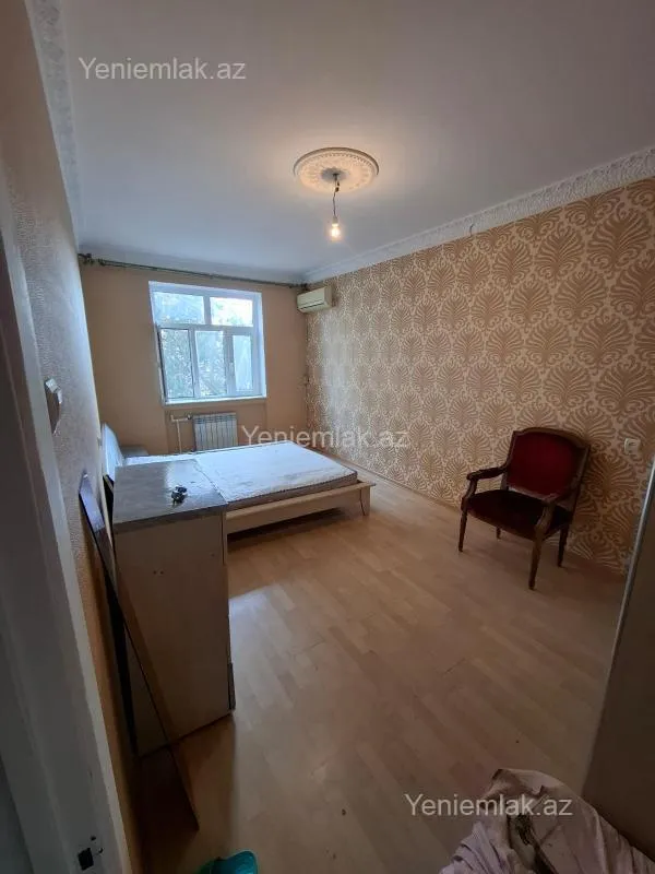 Satılır 2 otaqlı köhnə tikili 55 m²