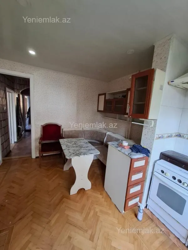 Satılır 2 otaqlı köhnə tikili 55 m²