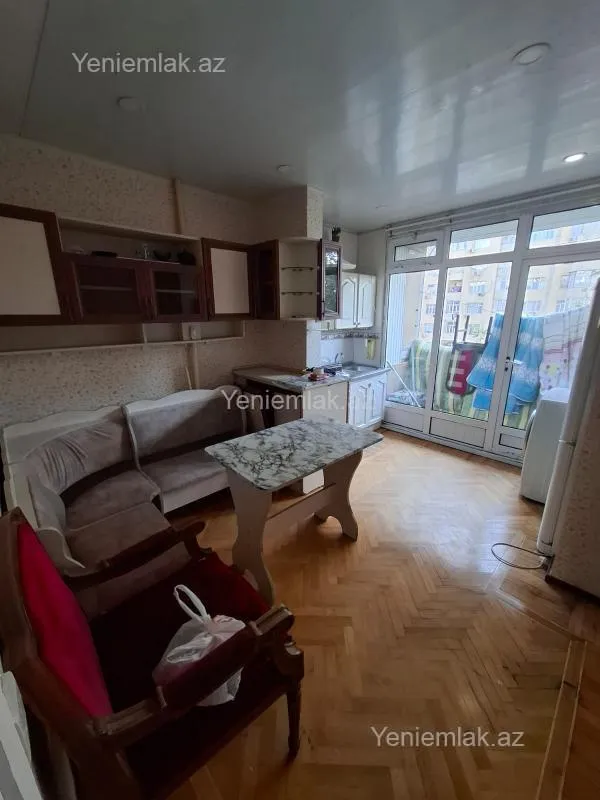 Satılır 2 otaqlı köhnə tikili 55 m²