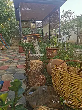 Satılır 5 otaqlı həyət evi 172 m²