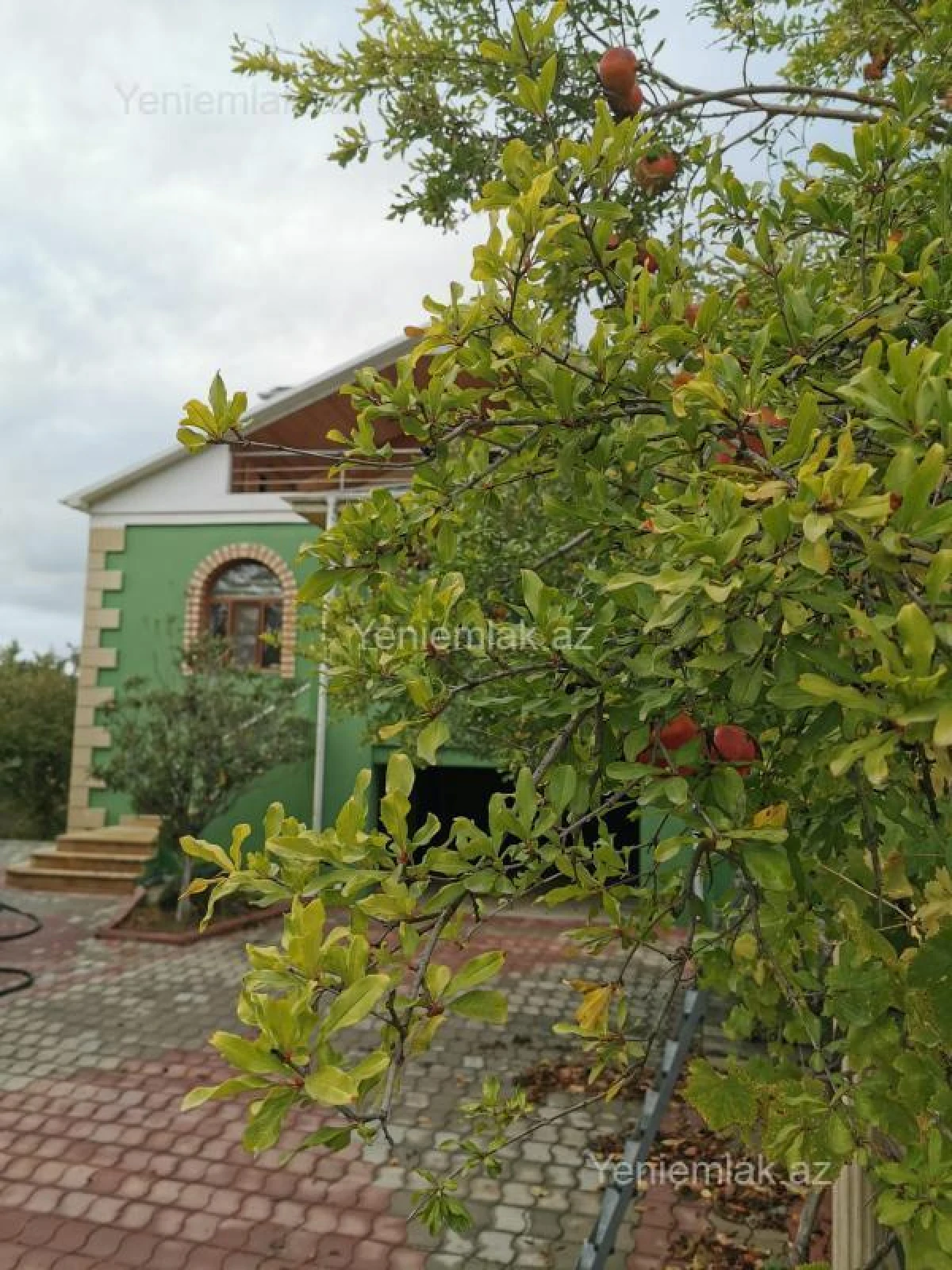 Satılır 5 otaqlı həyət evi 172 m²