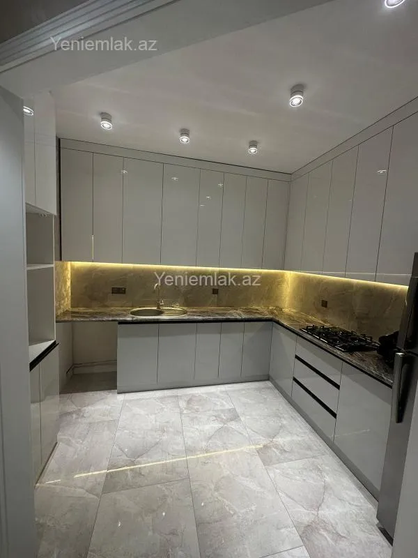 Satılır 2 otaqlı yeni tikili 74 m²