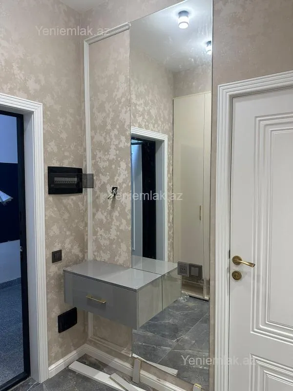 Satılır 2 otaqlı yeni tikili 74 m²