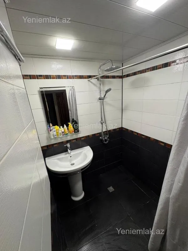 Satılır 3 otaqlı köhnə tikili 84 m²