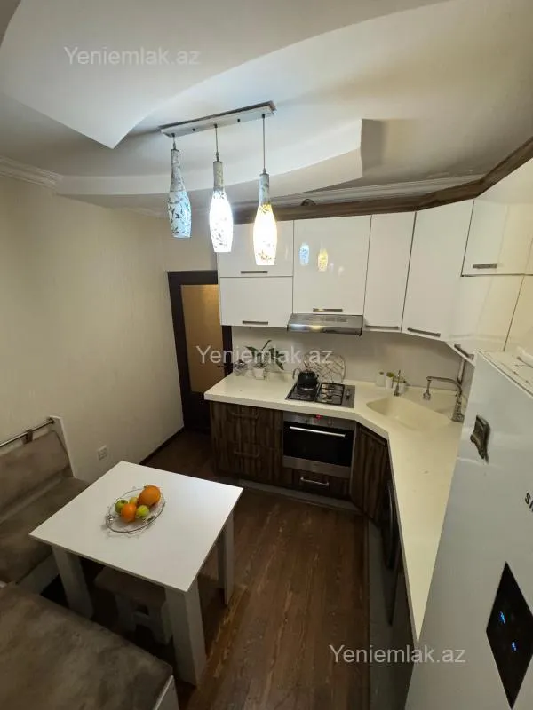 Satılır 3 otaqlı köhnə tikili 84 m²