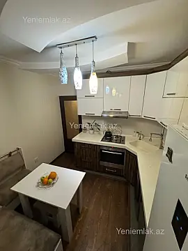 Satılır 3 otaqlı köhnə tikili 84 m²