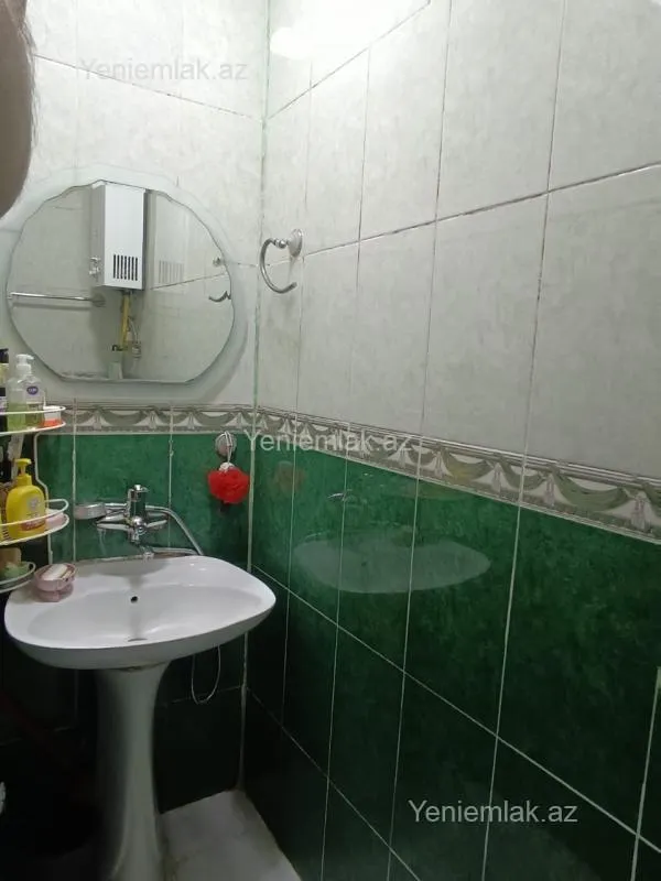 Satılır 3 otaqlı köhnə tikili 75 m²