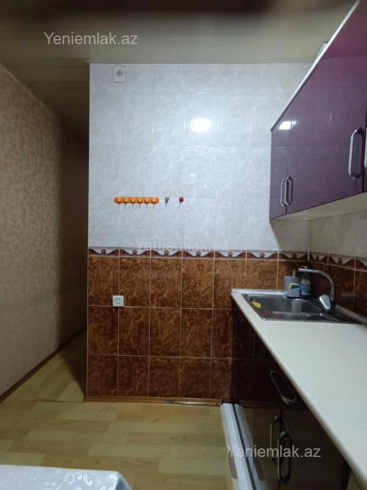 Satılır 3 otaqlı köhnə tikili 75 m²