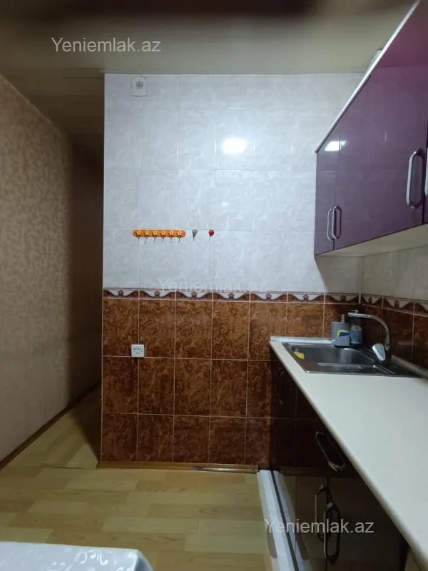 Satılır 3 otaqlı köhnə tikili 75 m²