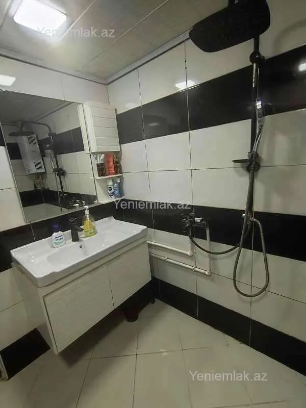 Satılır 2 otaqlı köhnə tikili 45 m²