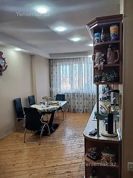 Satılır 3 otaqlı köhnə tikili 90 m²