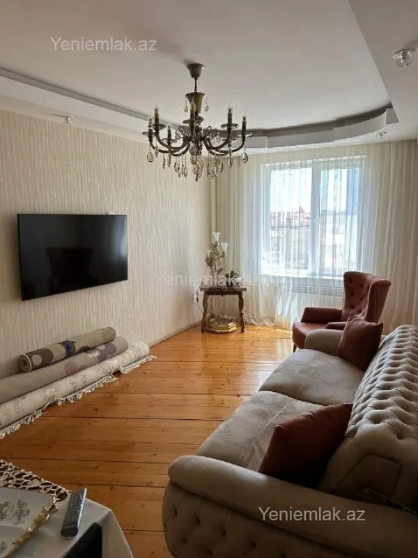 Satılır 3 otaqlı köhnə tikili 90 m²