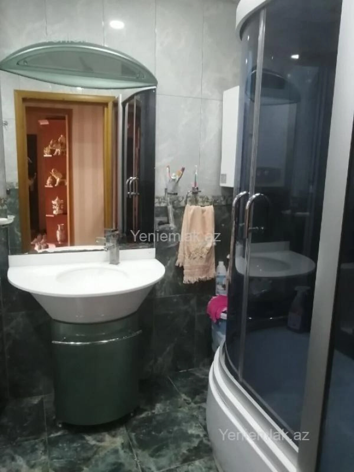 Satılır 3 otaqlı köhnə tikili 90 m²