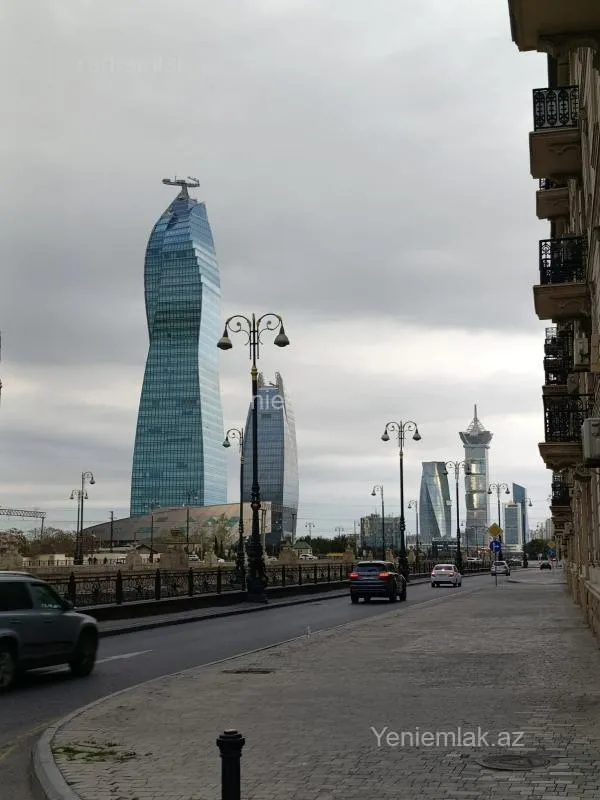 Satılır 3 otaqlı köhnə tikili 75 m²