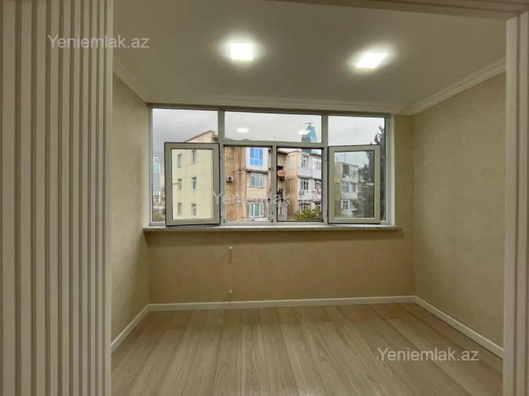 Satılır 3 otaqlı köhnə tikili 75 m²
