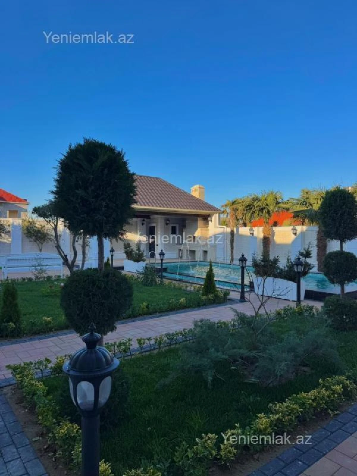 Satılır 5 otaqlı həyət evi 250 m²