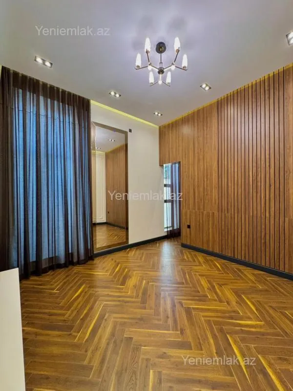 Satılır 5 otaqlı həyət evi 250 m²