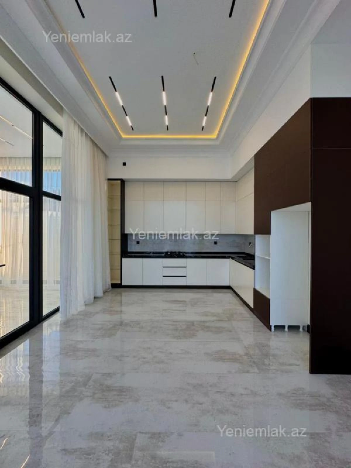 Satılır 5 otaqlı həyət evi 250 m²