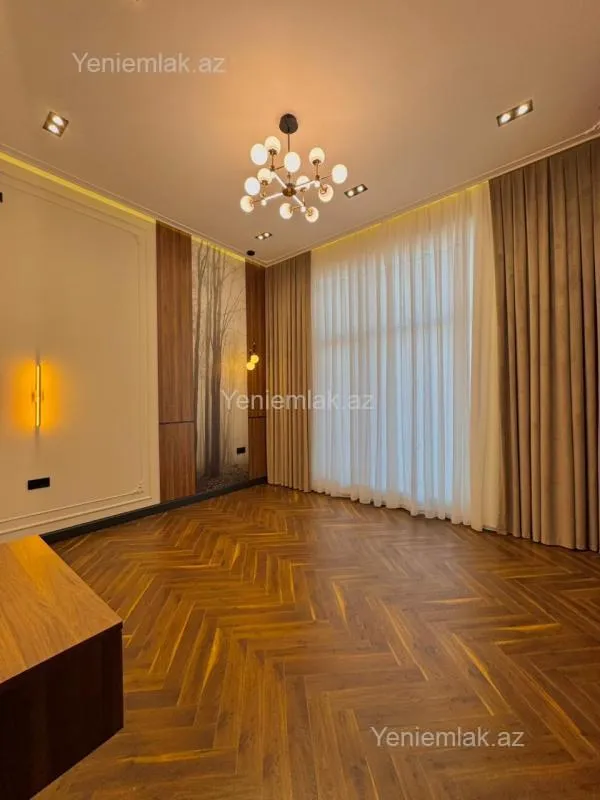 Satılır 5 otaqlı həyət evi 250 m²