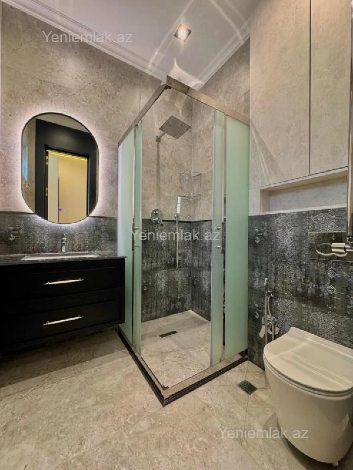 Satılır 5 otaqlı həyət evi 250 m²