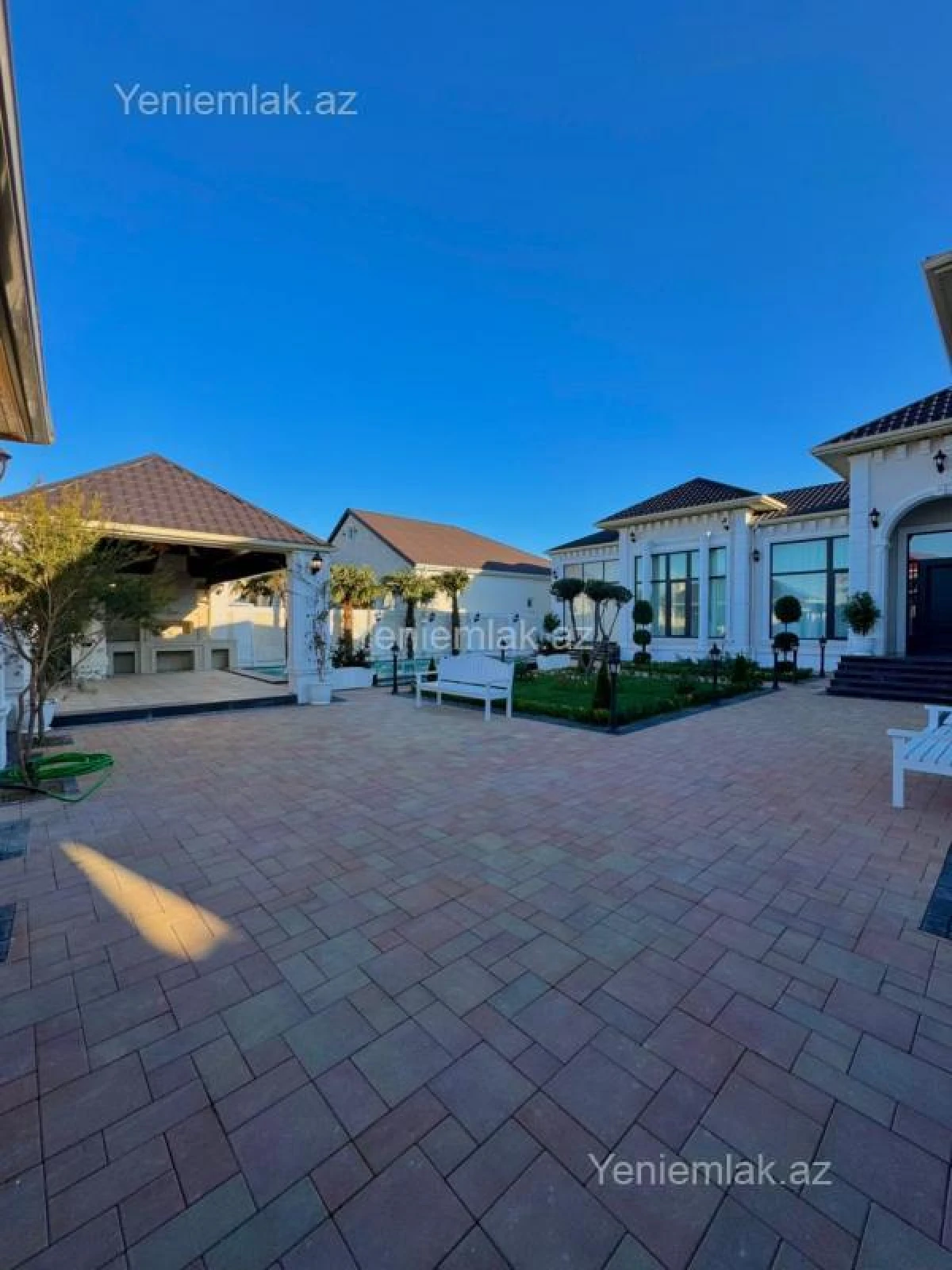 Satılır 5 otaqlı həyət evi 250 m²