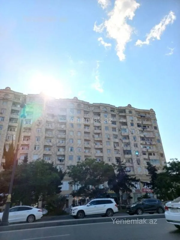 Satılır 2 otaqlı yeni tikili 85 m²