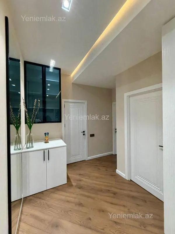 Satılır 2 otaqlı yeni tikili 60 m²