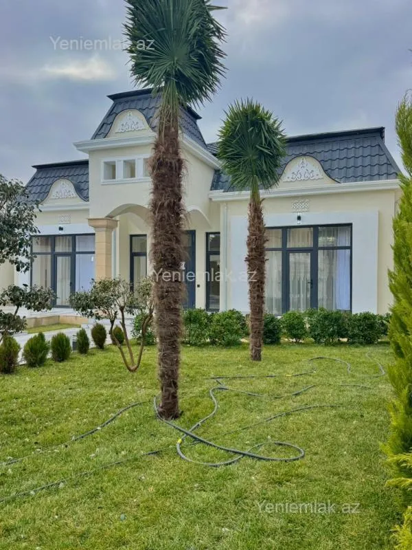 Satılır 5 otaqlı həyət evi 240 m²