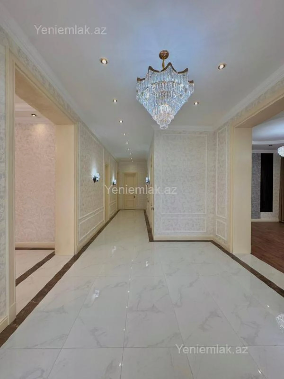 Satılır 5 otaqlı həyət evi 240 m²
