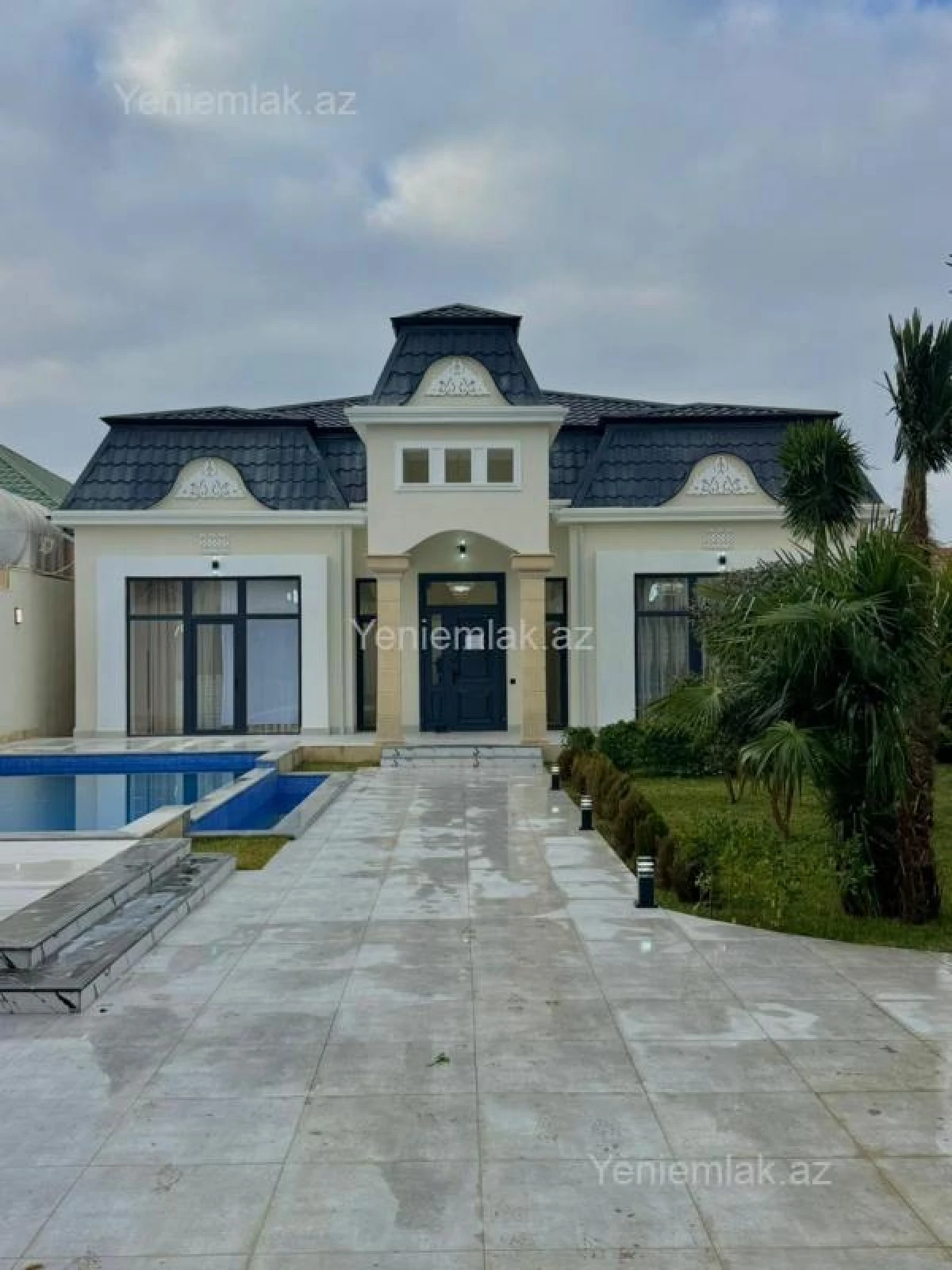 Satılır 5 otaqlı həyət evi 240 m²