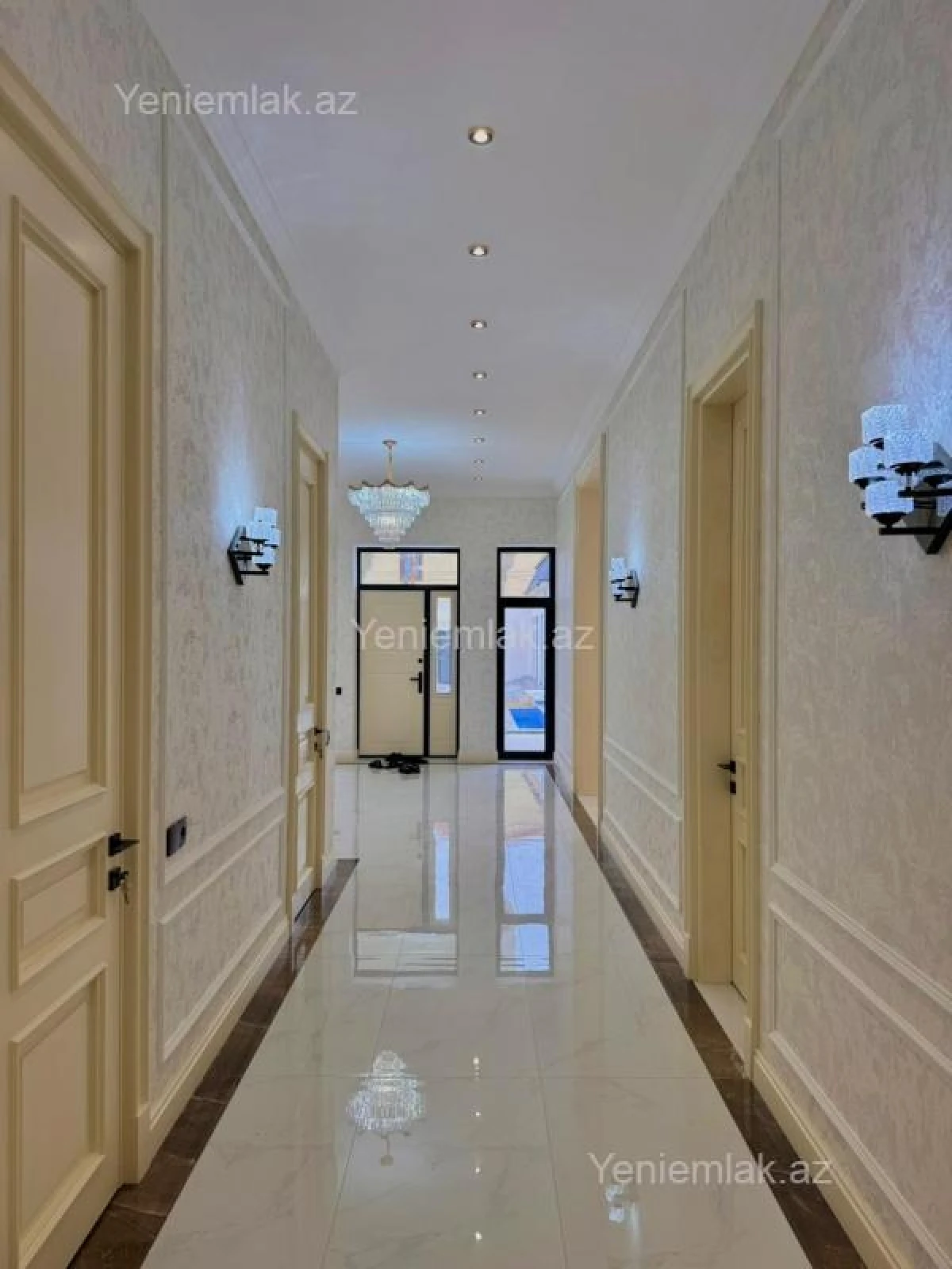 Satılır 5 otaqlı həyət evi 240 m²