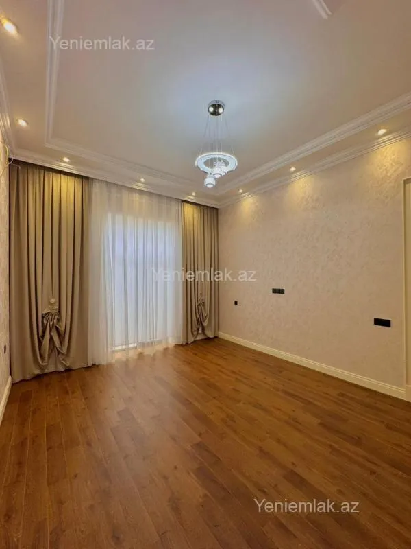 Satılır 5 otaqlı həyət evi 240 m²