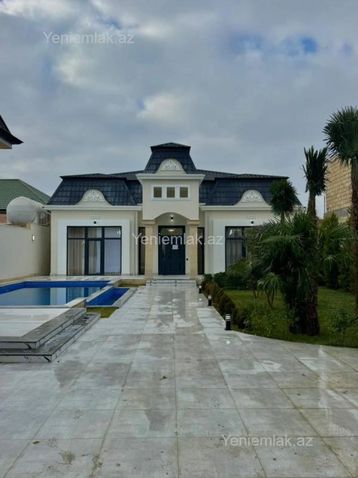 Satılır 5 otaqlı həyət evi 240 m²