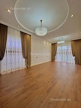 Satılır 5 otaqlı həyət evi 240 m²