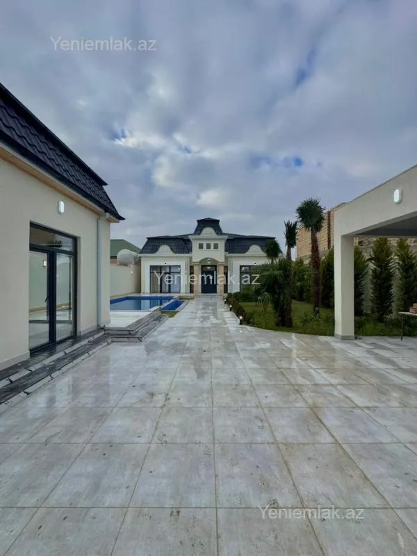 Satılır 5 otaqlı həyət evi 240 m²